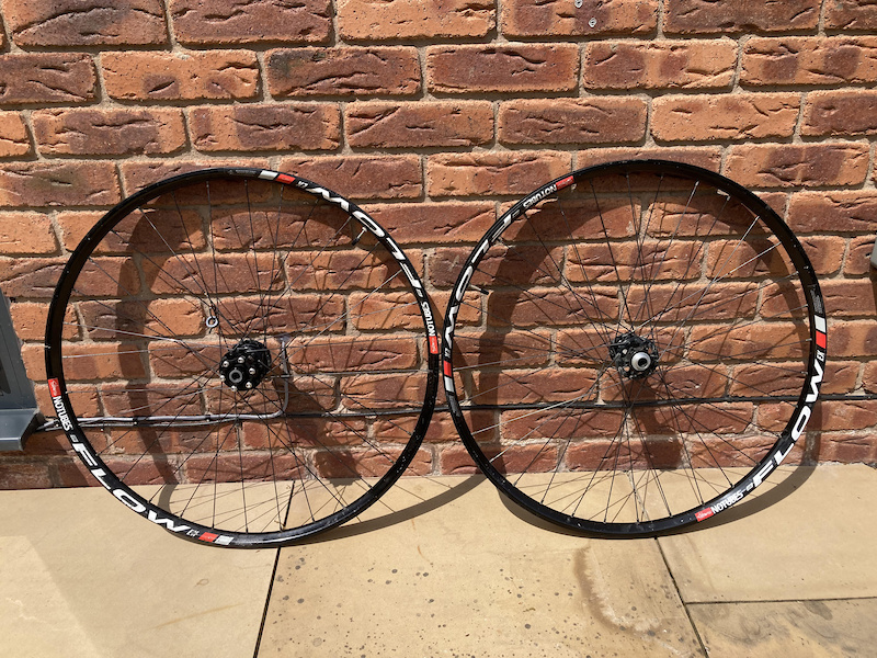 stan's notubes ztr flow ex 29 wheelset