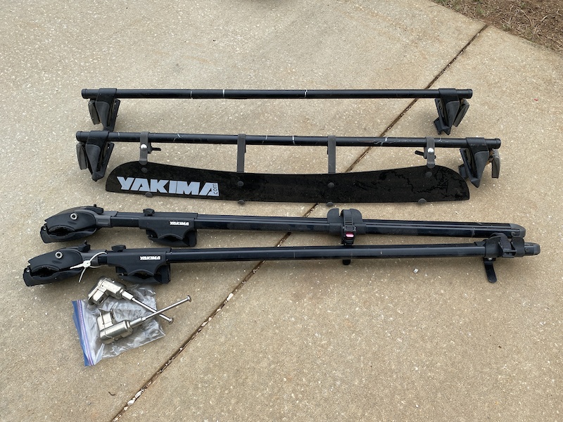 Yakima roof rack with two fork lift mounts For Sale