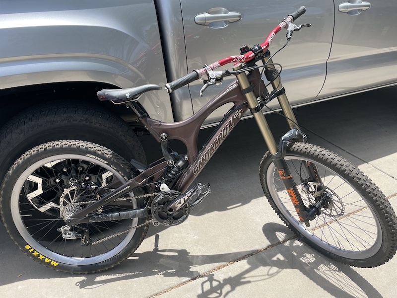 2010 Santa Cruz V10 Beautiful Adult Owned Medium For Sale