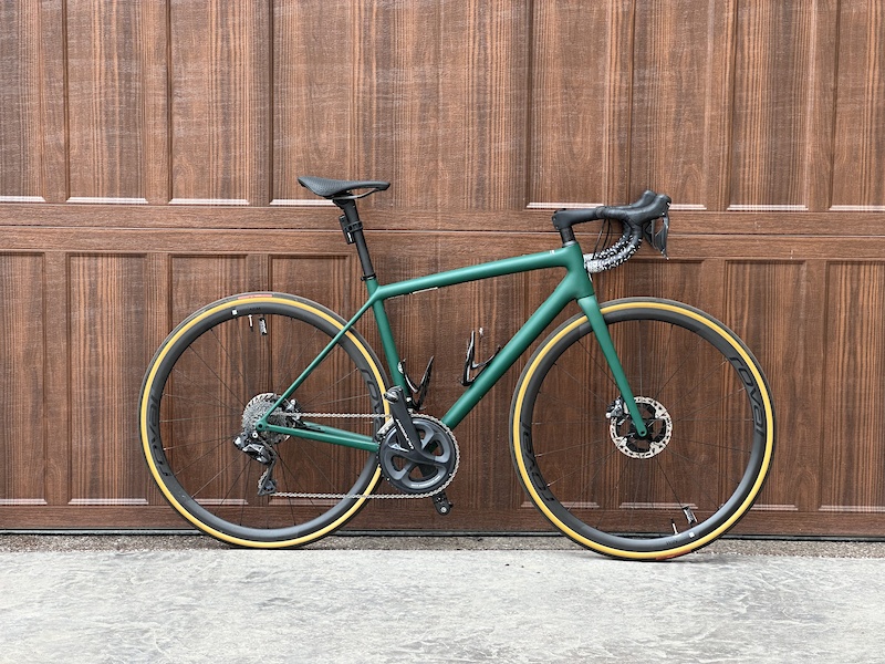 2022 Specialized AETHOS 54 CM w all Alpinist parts For Sale