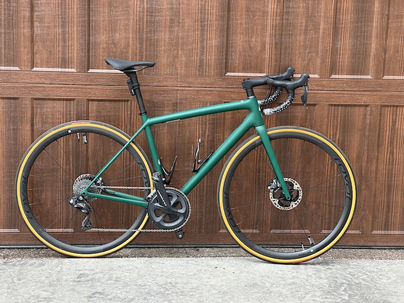 2022 Specialized AETHOS 54 CM w all Alpinist parts For Sale