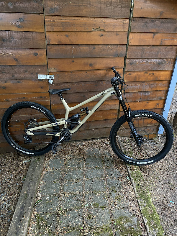 commencal furious 2021