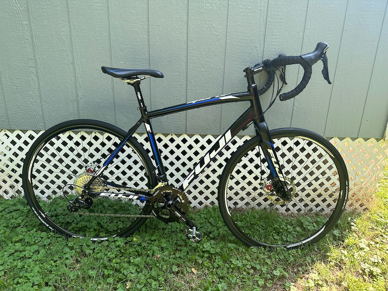 2016 FUJI ROAD BIKE (11SPD) For Sale