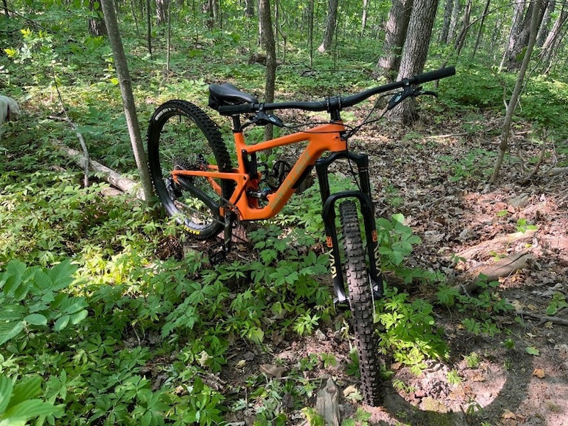 2022 Santa Cruz Hightower R Carbon C Melon For Sale