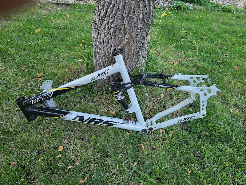 GIANT NRS3 Dual Suspension Frame 18.5