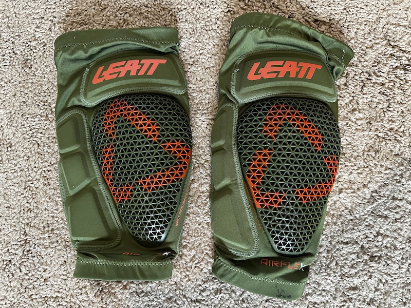 2021 Leatt Air Flex Pro knee pads medium For Sale