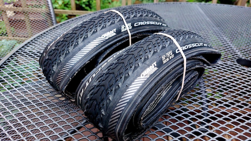 giant crosscut tires