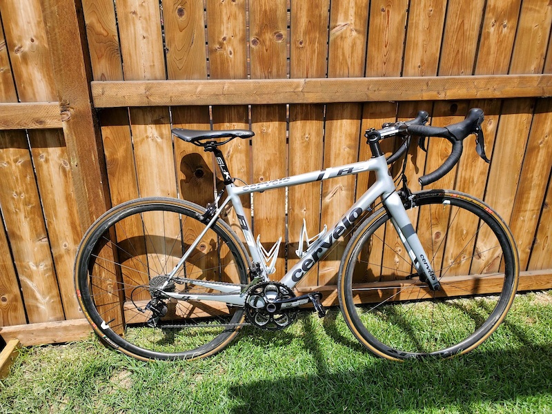 Cervelo cheap r3 carbon