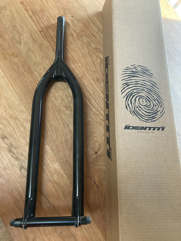 2022-identiti-rebate-xl-fork-20mm-axle-for-sale