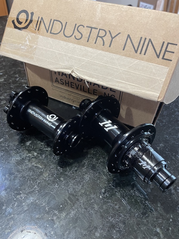 Moyeu Arrière Industry Nine 1/1 Mountain Classic | 28 Trous | Boost 12x148 mm | Center Lock | Noir