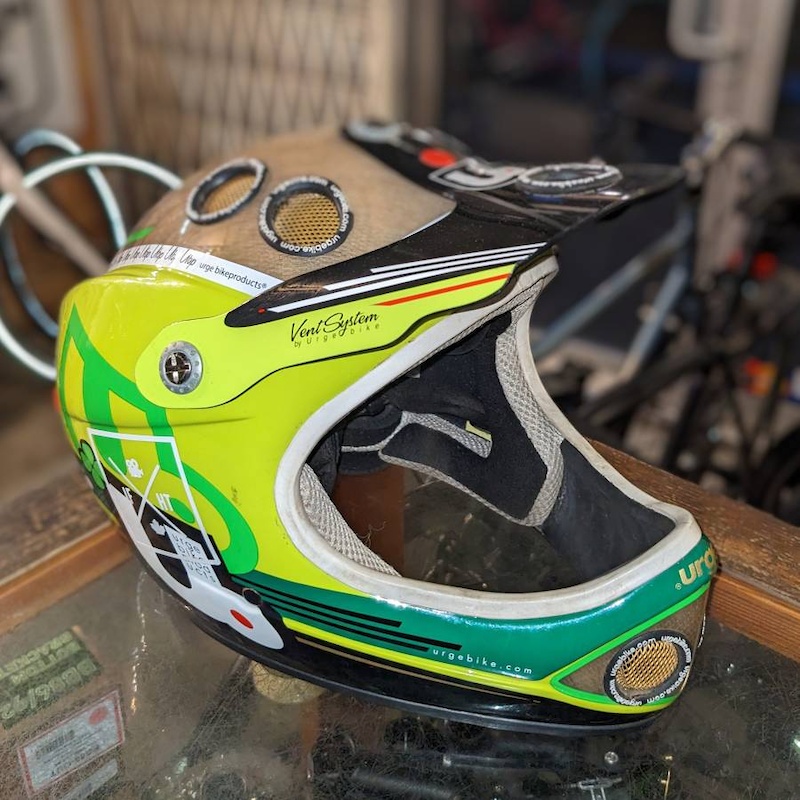 Urge Bikes Down-o-matic Veggie full face helmet For Sale