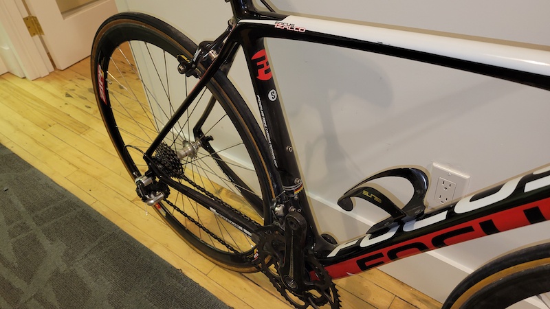 2010 Focus Izalco 52cm, 10sp Campagnolo Record, no wheels 2010 Focus Izalco 52cm, 10sp Campagnolo Record, no wheels