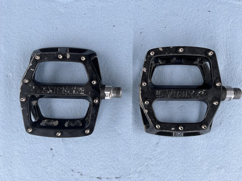 DMR V12 Flat pedals For Sale