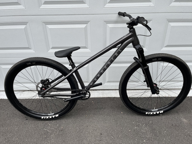 Commencal cheap dirt jumper