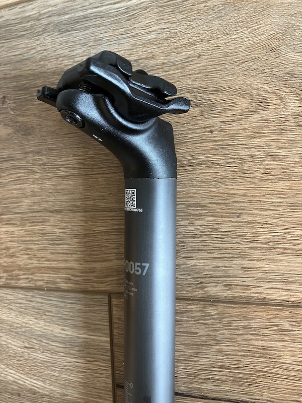【未使用品】CANYON カーボンシートポスト SP0057 VCLS CF Canyon カーボン シートポスト SP0057 VCLS CF - メルカリ