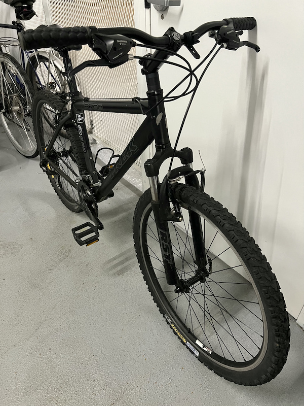 Trek discount 3700 black