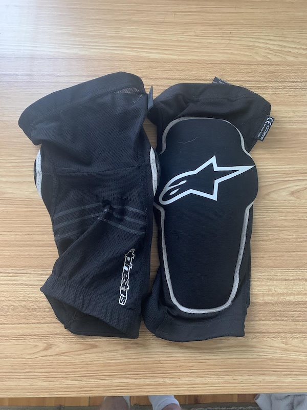 Alpinestars MTB Knee Pads Size M For Sale