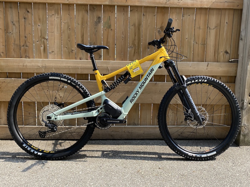 2023 ROCKY MOUNTAIN ALTITUDE POWERPLAY A30 L BLUE YELLOW For Sale