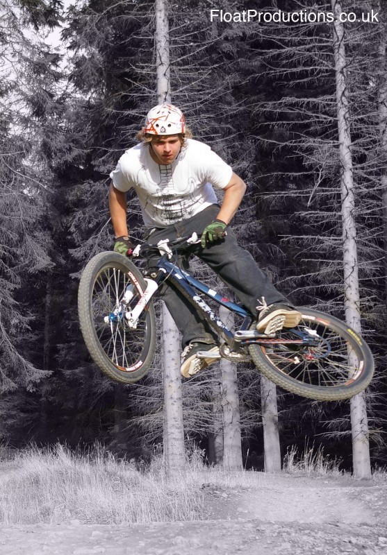 Sweet edit from "whitetux" of me on my old p2, its a whip and a table, god knows what i was trying to do.