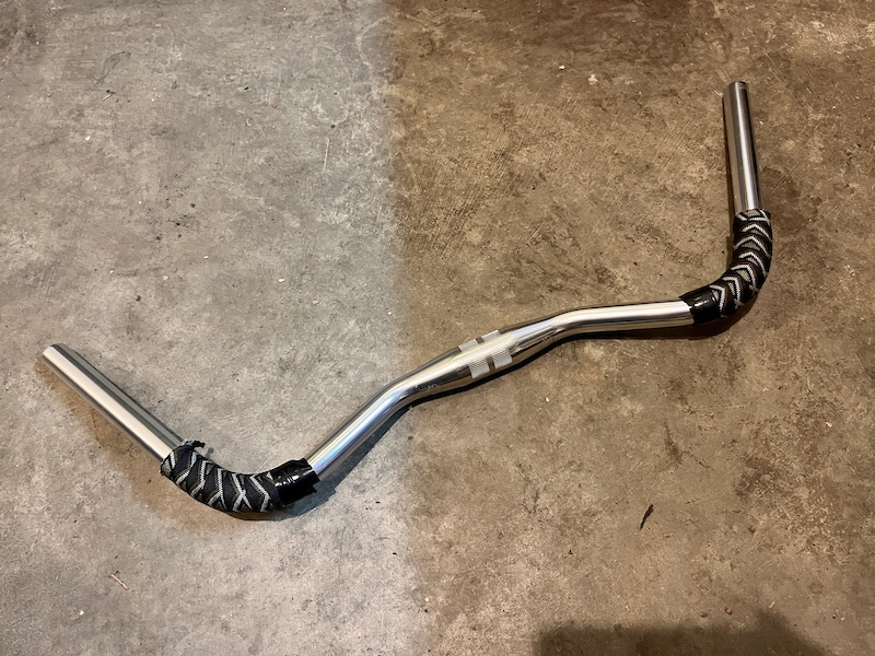 Velo Orange Granola Bar 31.8mm clamp 650mm wide For Sale