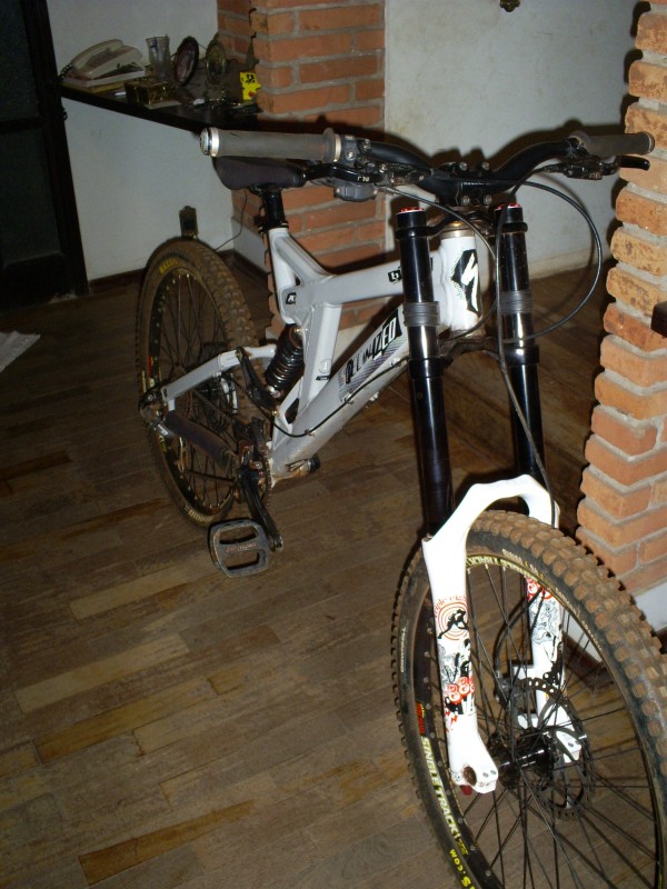 d3n1s at Specialized Big Hit 1 2006 + Marzocchi 888 RCV 200 in Rio Claro, Brazil photo by