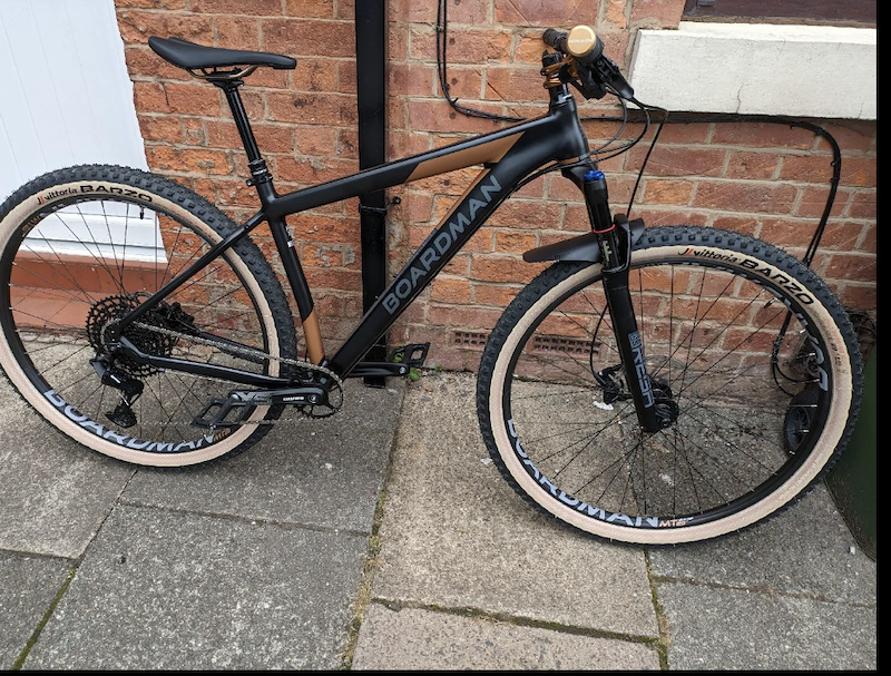 2022 Like new upgraded Boardman MHT 8.9 medium frame size For Sale