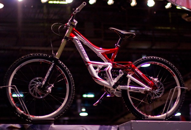 Sam Hill's Demo for 2009 with its flawless paintjob and components!