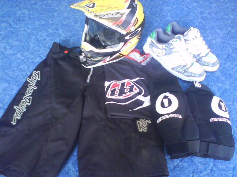 My Riding Gear...Troy Lee Designs Shorts &amp; Jersey, 661 Kyle Strait Knee Guards, 661 Flight Helmet &amp; Some White &amp; Camo Globe Shoes