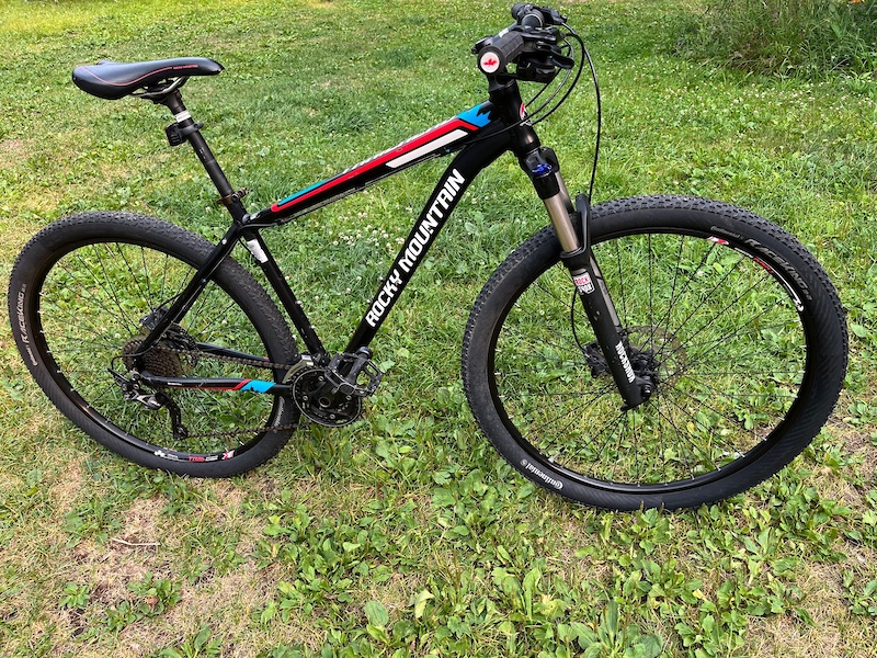 ロッキーマウンテン ROCKY MOUNTAIN TRAILHEAD 29 2015 Rocky Mountain - Bicycle Details - BicycleBlueBook.com
