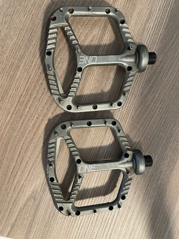 oneup aluminum pedals oil slick