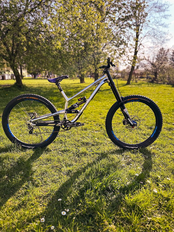 commencal furious 2021