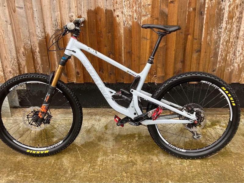 2019 santa cruz bronson alloy S large frame For Sale