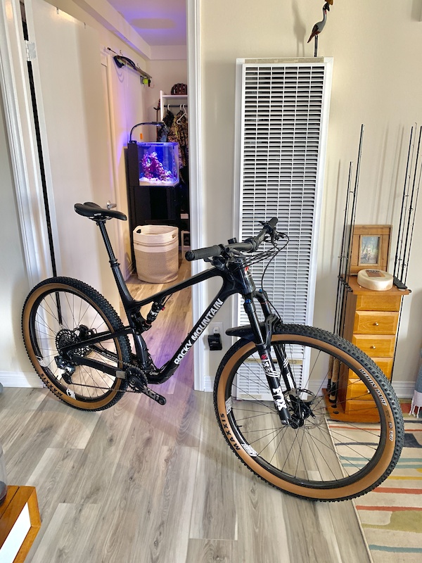 Test VTT Rocky Mountain Element Carbon 90 2023 : vélo XC Marathon Rocky
