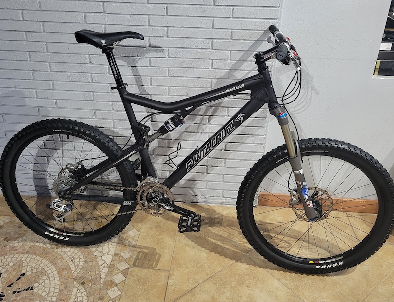 Cadre Vélo Santa Cruz Blur LT B 26" - Taille 19,5", Filetage De Pédalier Endommagé - Pour Pièces Ou Réparation