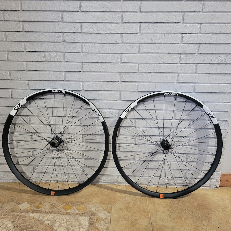 Non boost 27.5 store wheelset