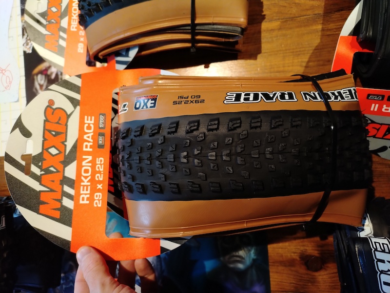 Maxxis rekon race online skinwall 29