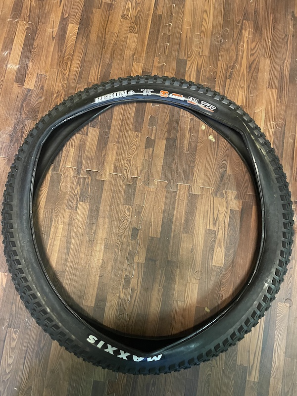 Maxxis 27.5 x 2.8 hot sale rekon