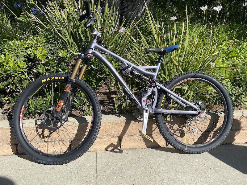 pivot mach 5 mountain bike