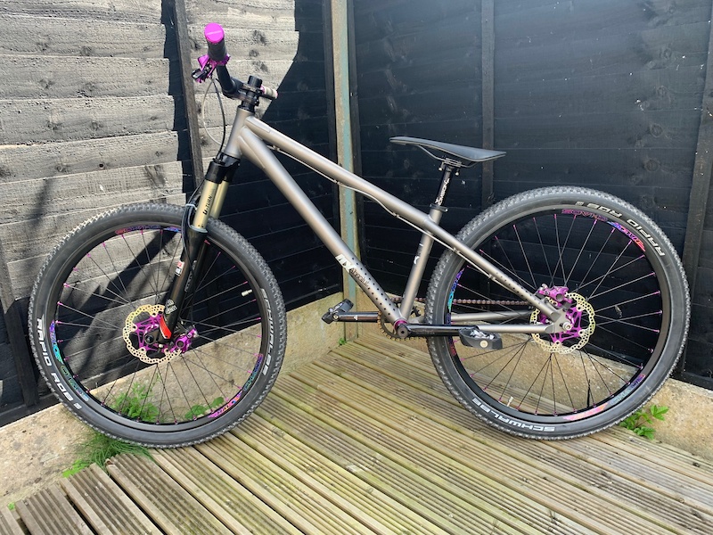 Commencal 2025 absolut 4x