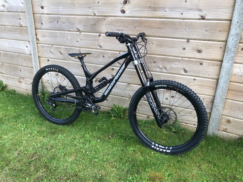 2021 Nukeproof Dissent 275, medium For Sale