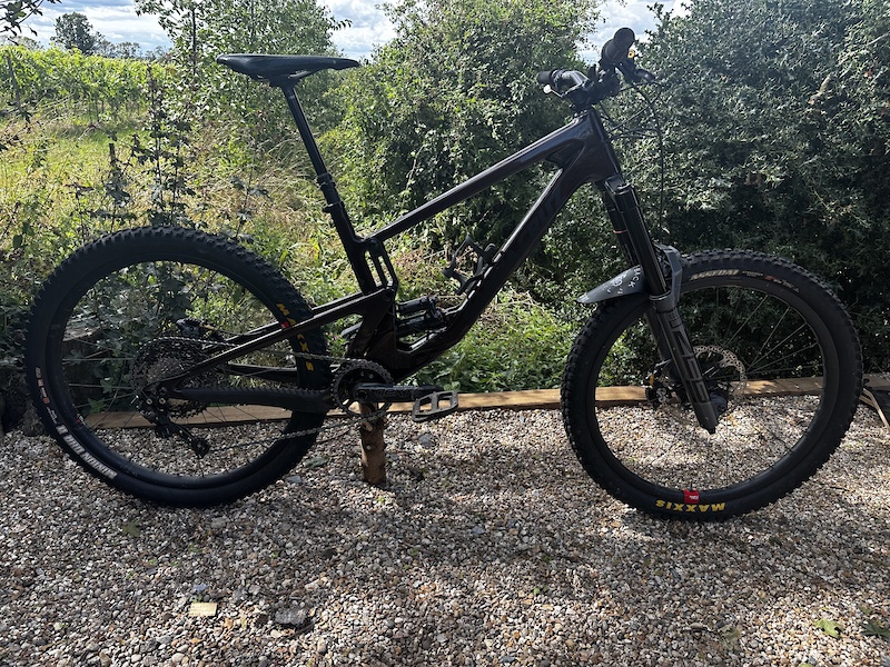 2022 Santa Cruz Nomad V5 For Sale