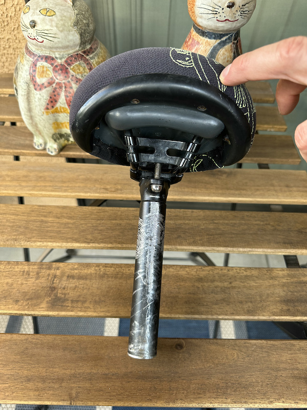 Identiti seatpost cut to 15cm. 27.2mm diameter + Seat For Sale