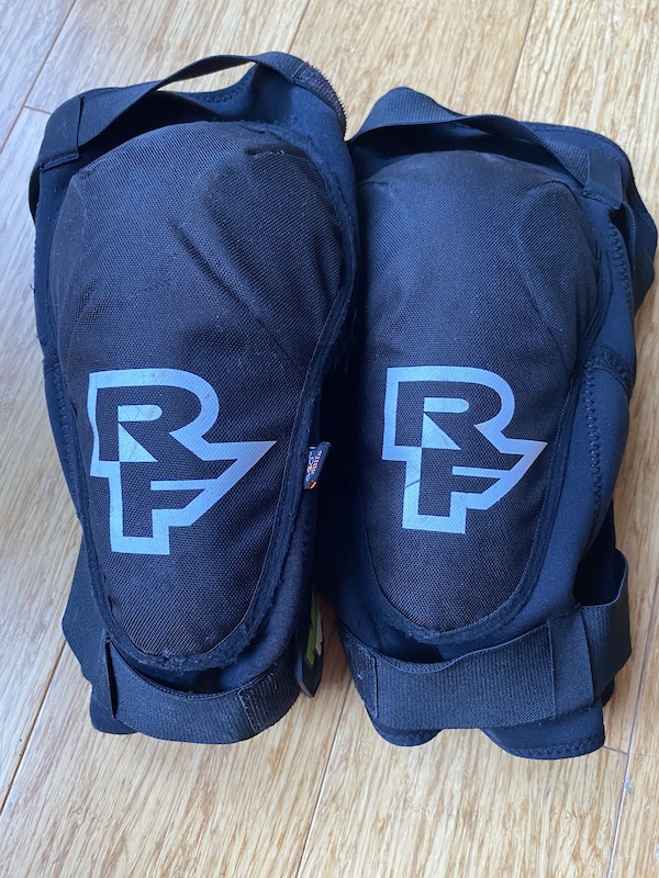 Race Face Ambush Knee Pads XXL For Sale