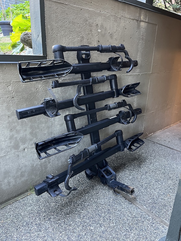 Thule T2 Pro XTR 4 bike rack For Sale