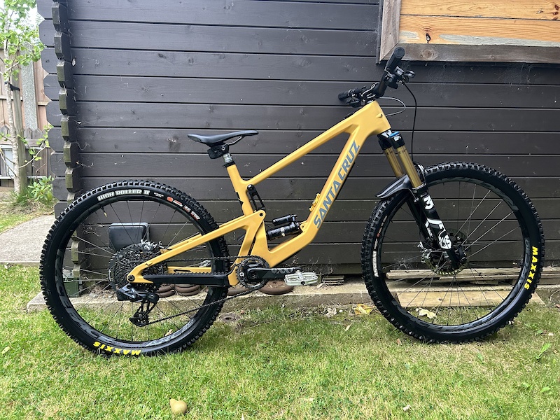 2022 Santa Cruz Bronson Mullet 2023 Santa Cruz Bronson CC AXS, I9