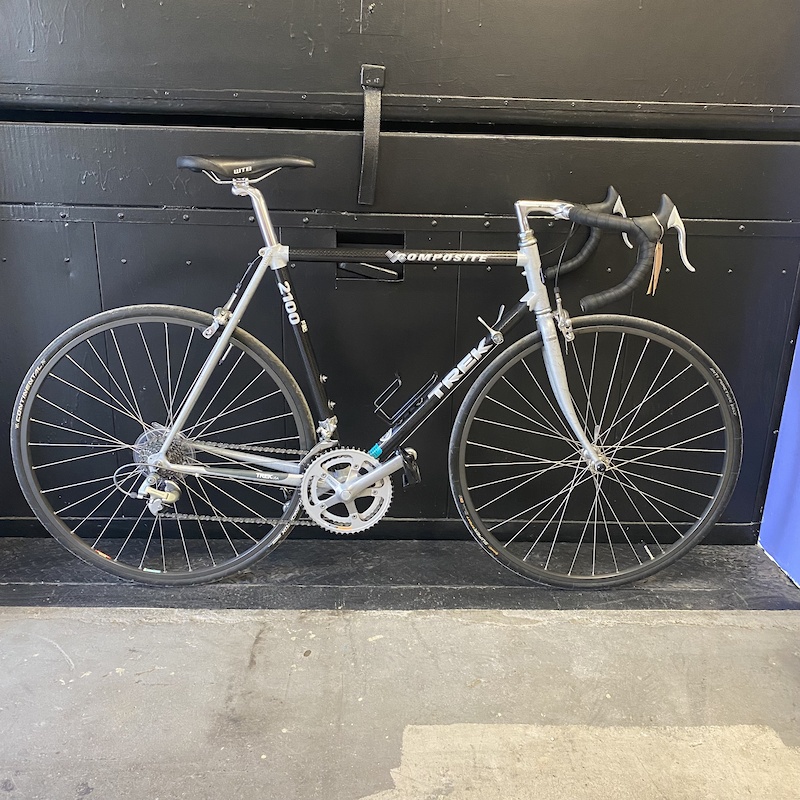 Trek 2100 store composite road bike