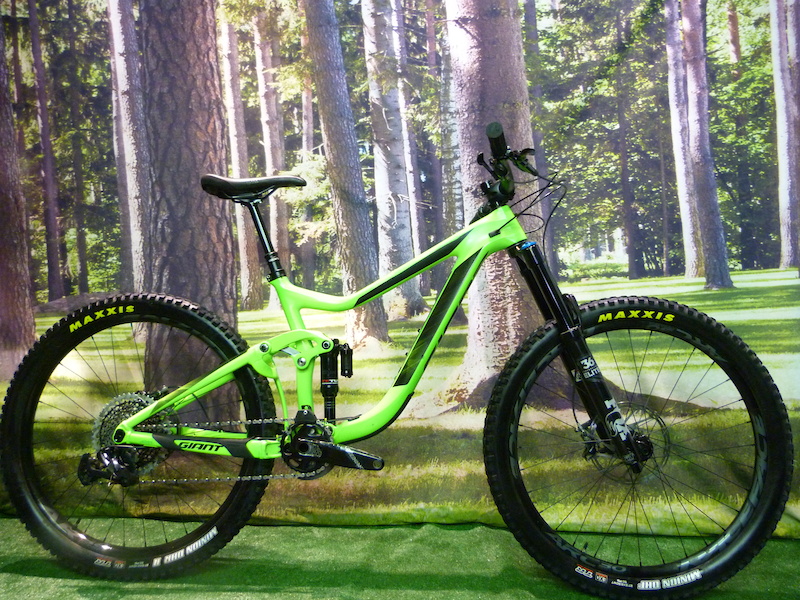 2018 Giant Reign Advanced 1 CARBON 17″ Medium 27.5