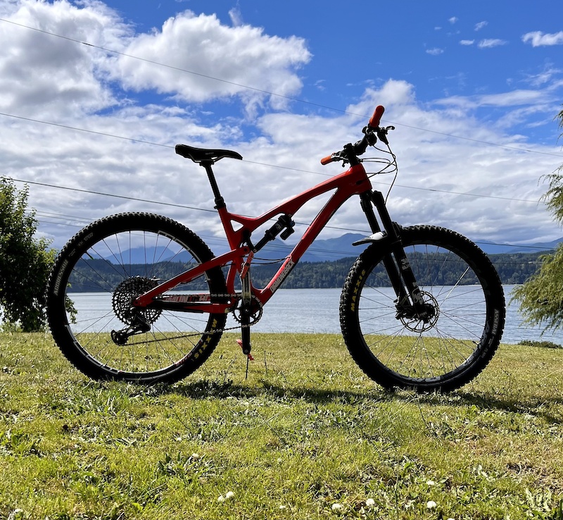 2018 Diamondback Release 5C Carbon 27.5 MTB Medium For Sale