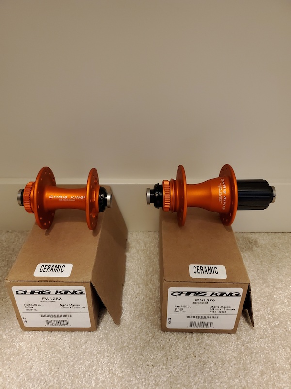Chris King R45 Disc Centerlock Moyeu arrière, 142x12mm, 24 H., roulements acier, Shimano Microspline