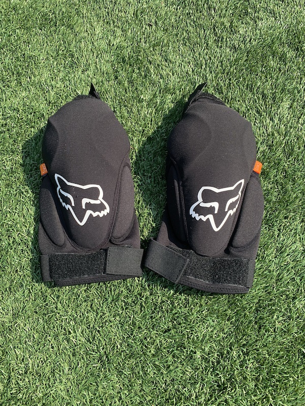 2021 Fox Launch D30 Knee Pads Like new / Medium For Sale